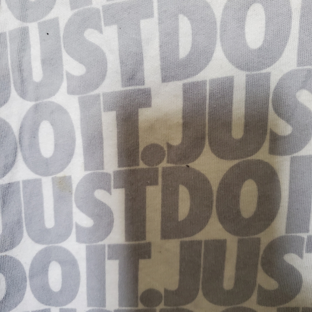 Nike - Picture 3 of 4